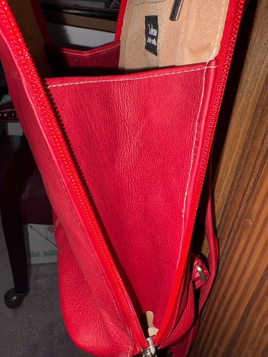 Le Donne Red Full Grain Cow Leather Full-Zip-Around Small Sling Backpack main image 5